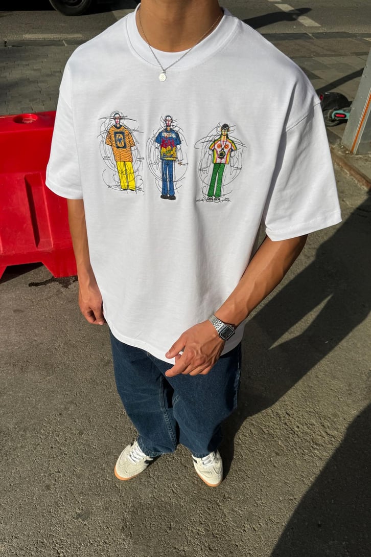 Different Aura Nakışlı Oversize Tişört