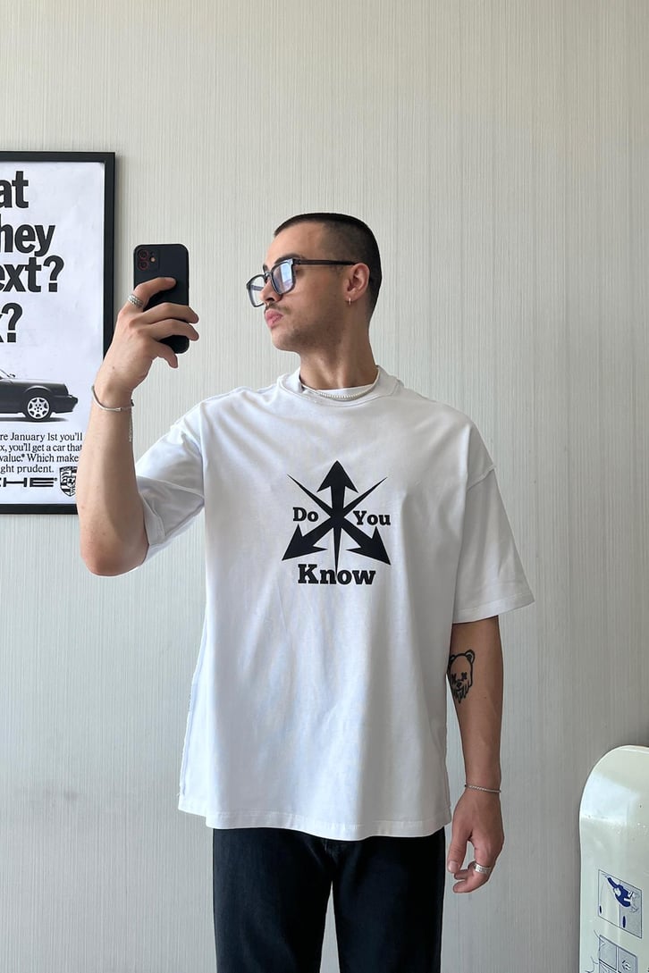 Do U Know Direction Baskılı Oversize Tişört