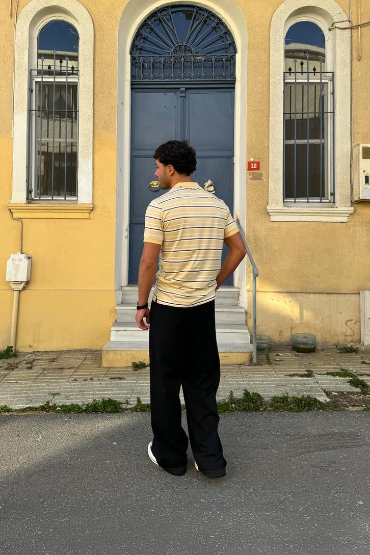 Düğmeli Polo Yaka Çizgili Tişört