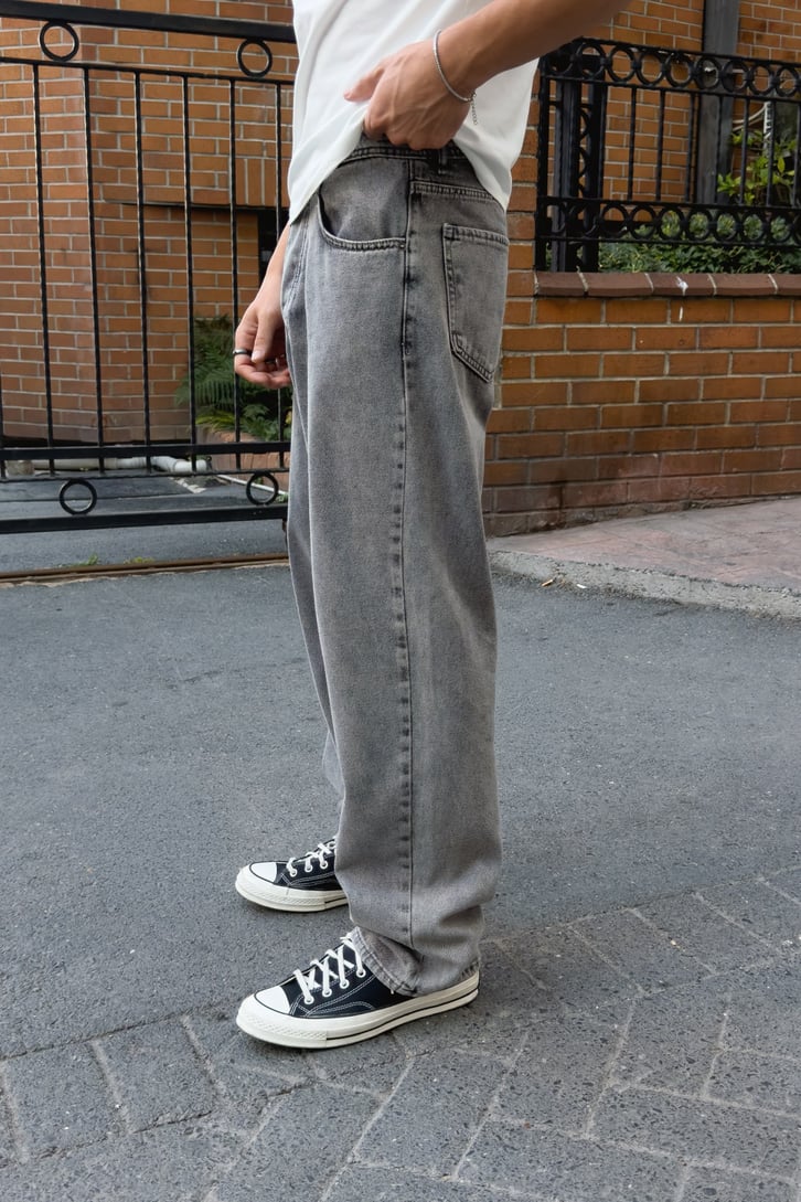 Düz Yıkamalı Baggy Fit Jean