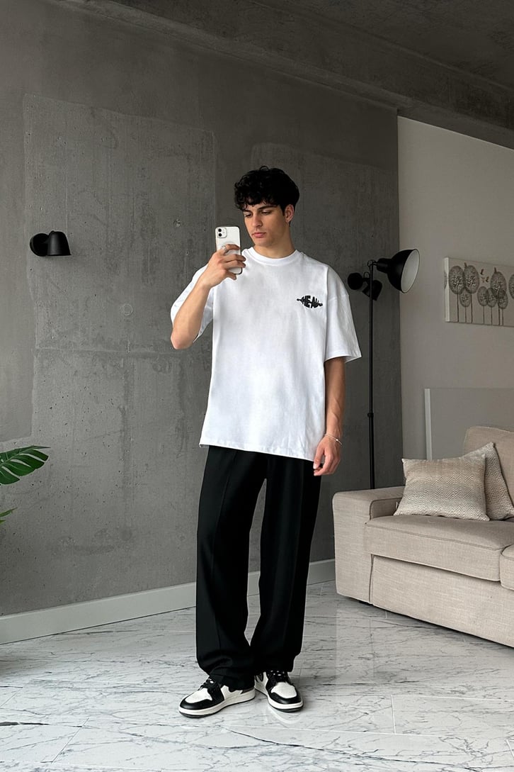 Encompassing Baskılı Beyaz Oversize Tişört