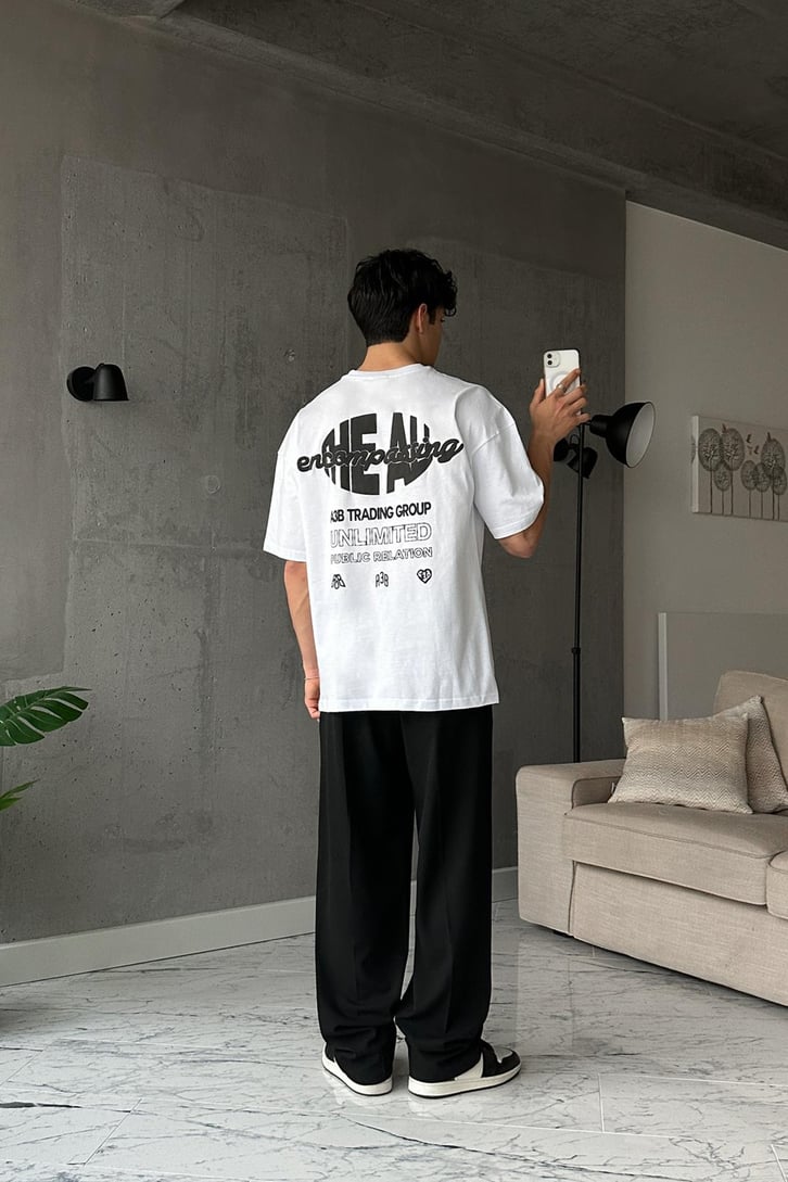 Encompassing Baskılı Beyaz Oversize Tişört