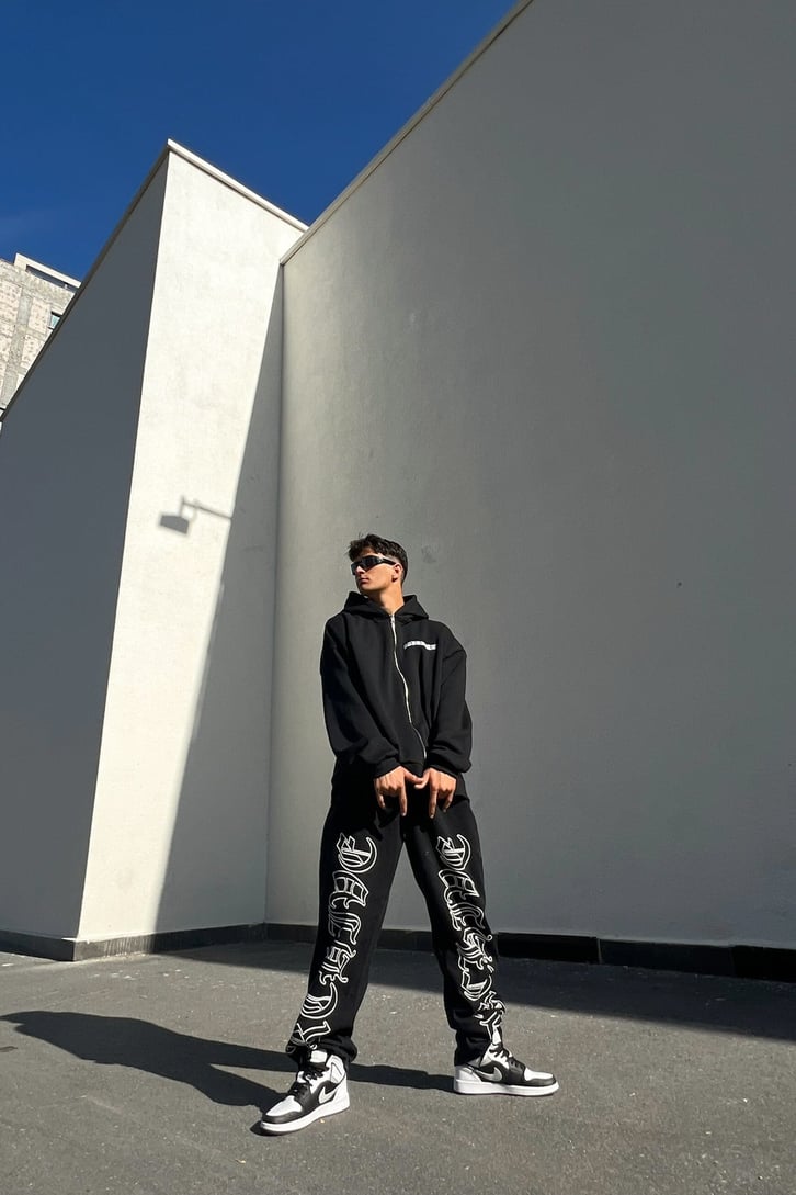 Eternity Nakışlı Siyah Zipper Sweatshirt