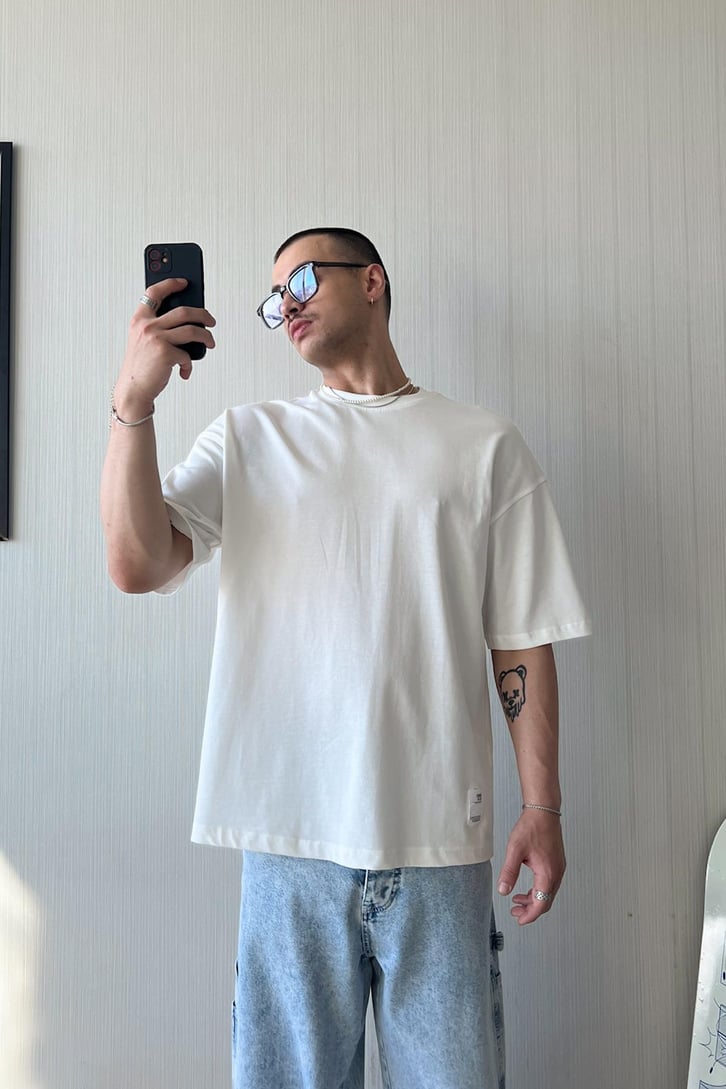 Etiket Nakışlı Basic Oversize Tişört