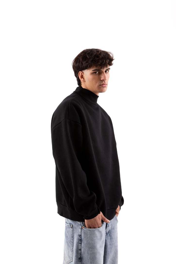 Etiket Nakışlı Siyah Oversize Sweatshirt