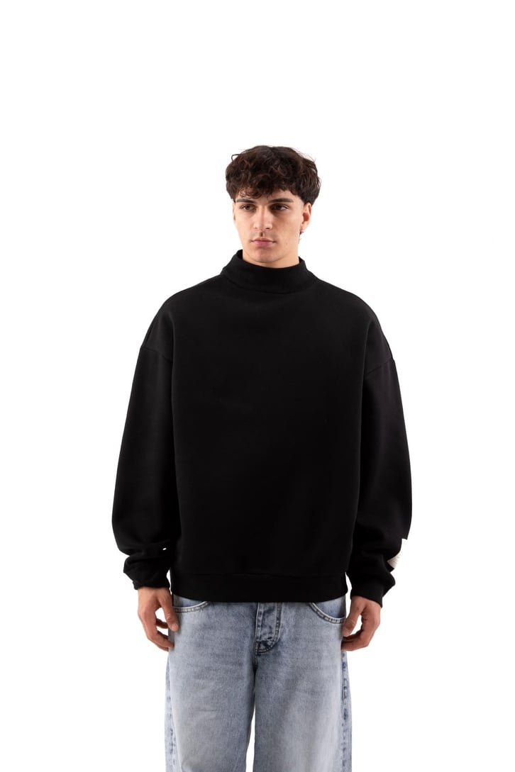 Etiket Nakışlı Siyah Oversize Sweatshirt