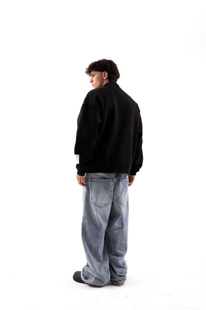 Etiket Nakışlı Siyah Oversize Sweatshirt