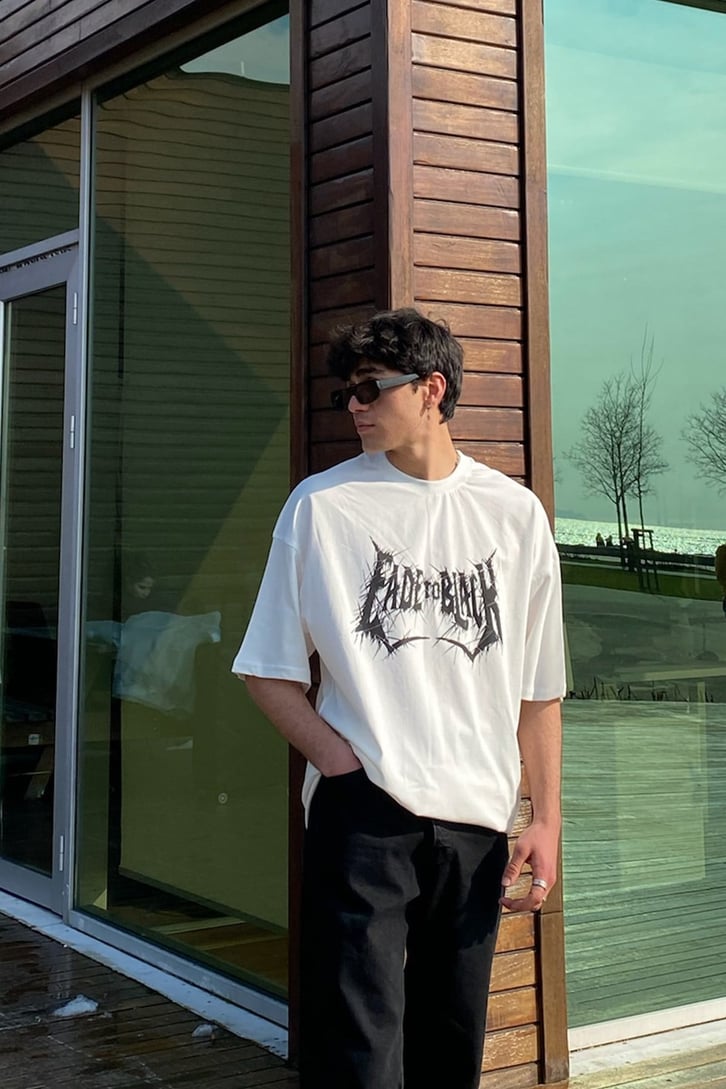 Fade to Black Oversize Beyaz Tshirt