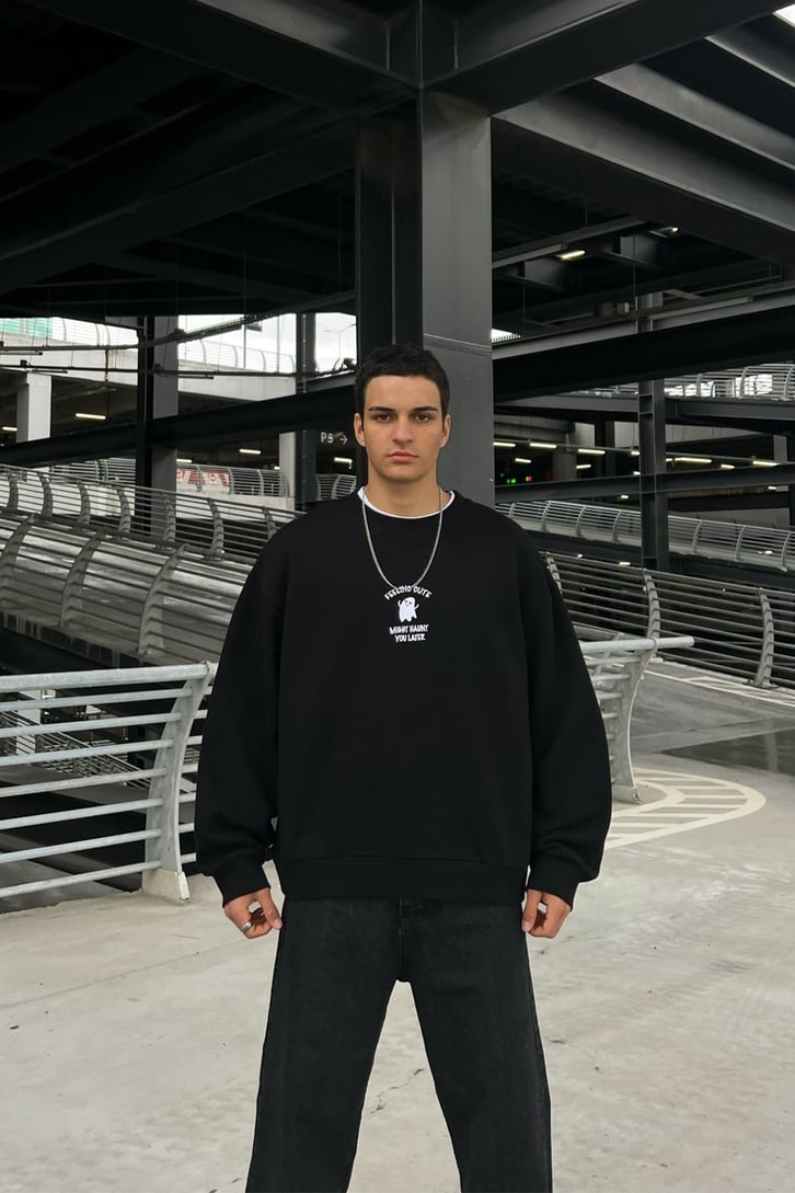 Feeling Cute Nakışlı Siyah Oversize Sweatshirt