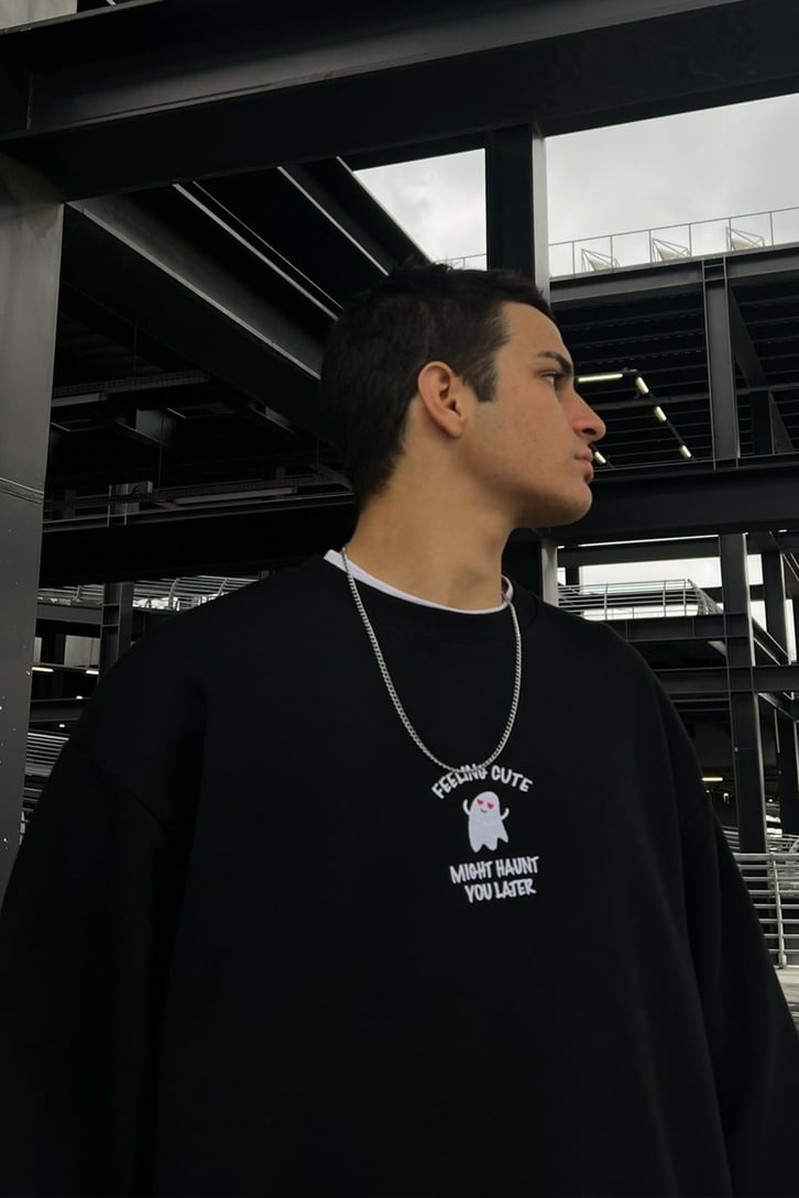 Feeling Cute Nakışlı Siyah Oversize Sweatshirt