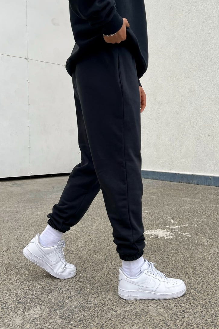 Flaw Atelier Basic Outfit Eşofman Takımı ve Beyaz Çorap