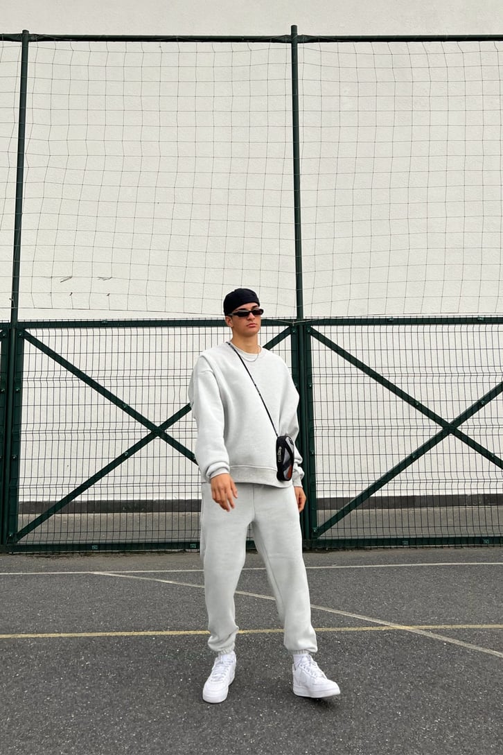 Flaw Atelier Basic Outfit Eşofman Takımı ve Beyaz Çorap