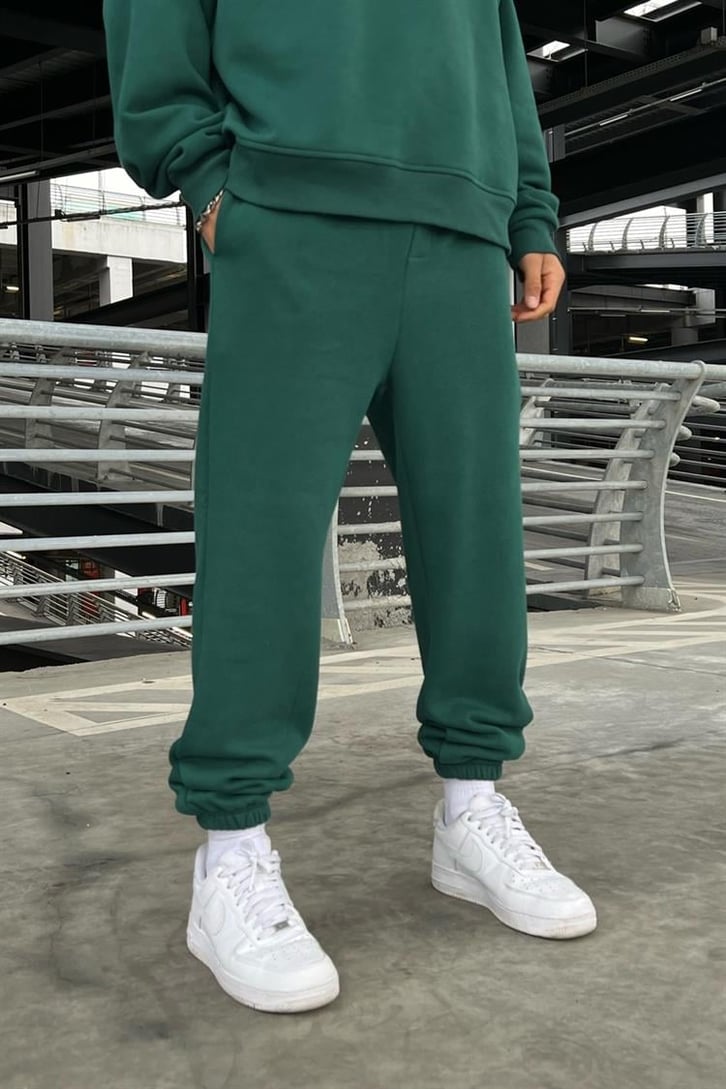 Flaw Atelier Basic Outfit Yeşil İçi Pamuklu Eşofman Takımı ve Beyaz Çorap
