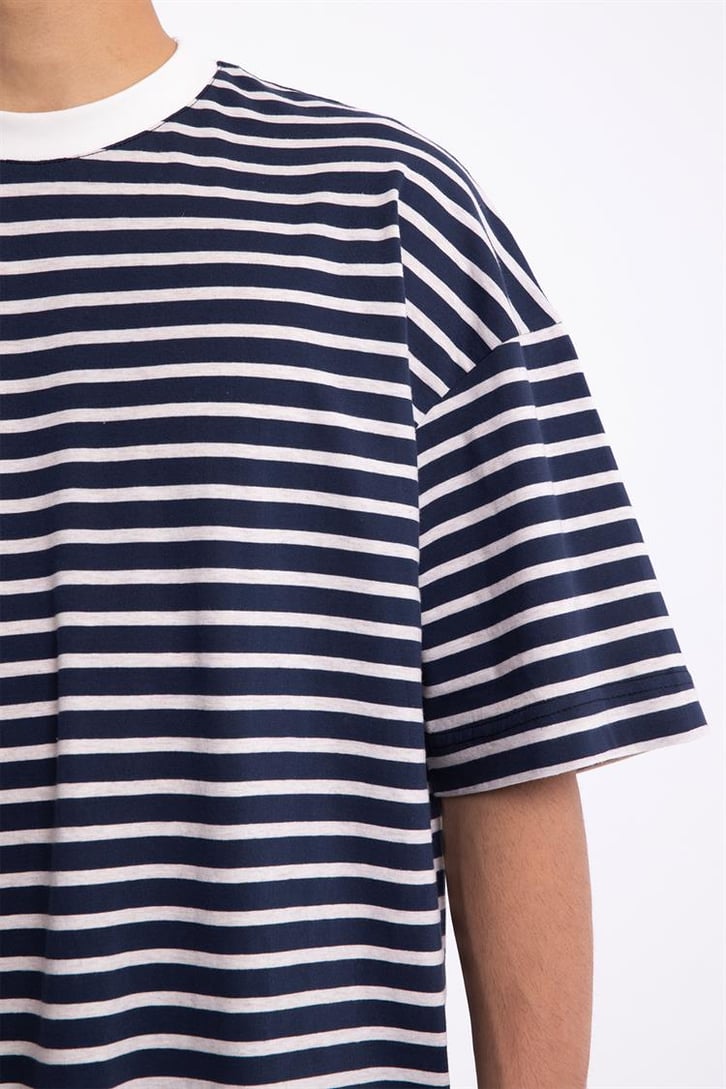 Flaw Atelier Beyaz Çizgili Lacivert Oversize Tshirt
