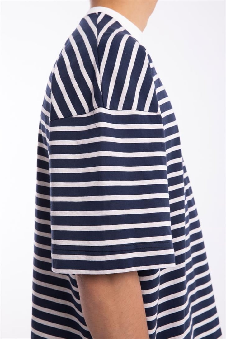 Flaw Atelier Beyaz Çizgili Lacivert Oversize Tshirt