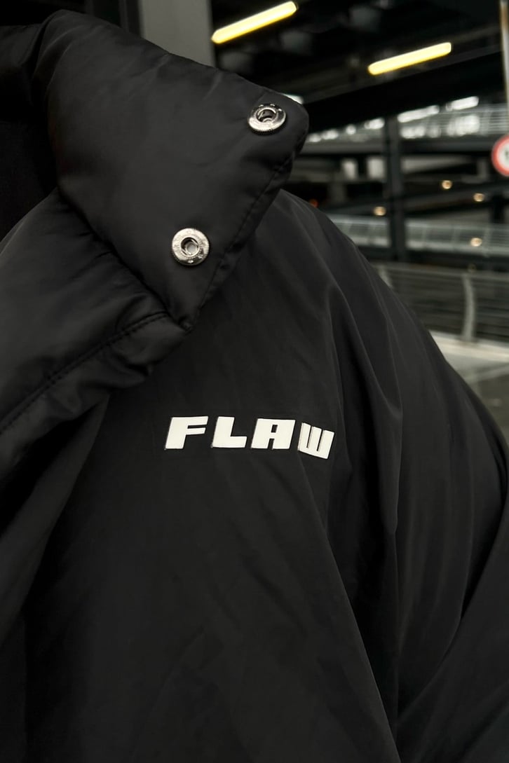 Flaw Atelier Dik Yaka Siyah Puffer Mont