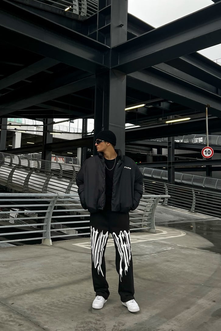 Flaw Atelier Dik Yaka Siyah Puffer Mont