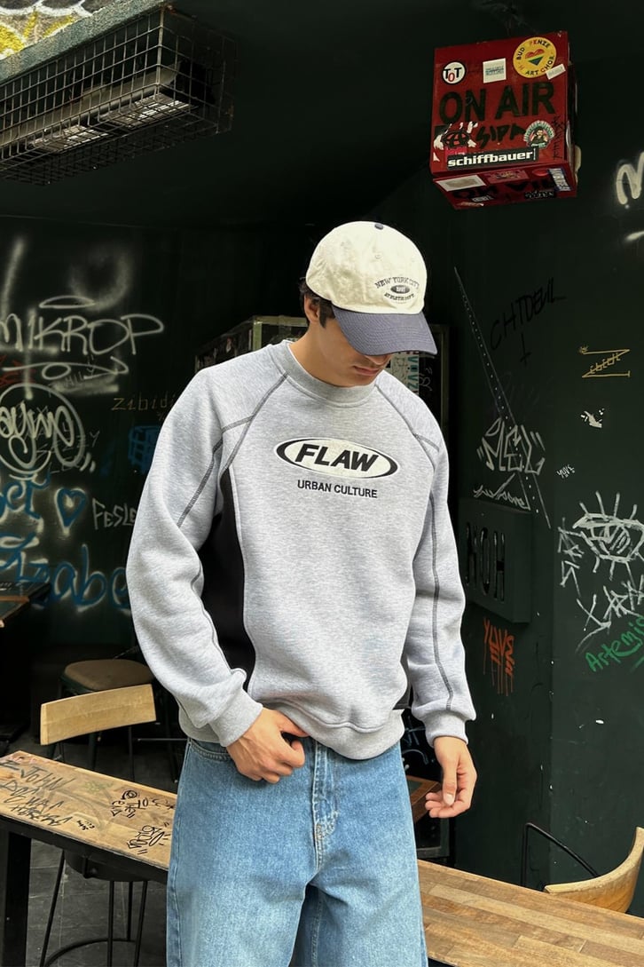 Flaw Atelier Nakışlı Gri Melanj Bisiklet Yaka Sweatshirt