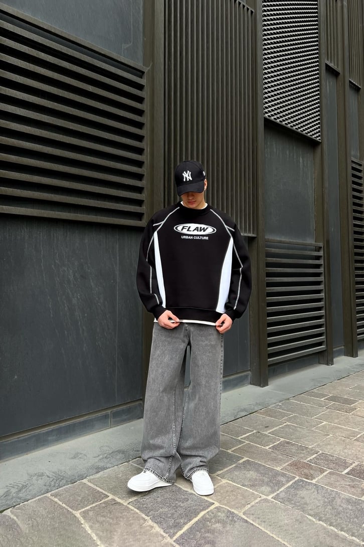 Flaw Atelier Nakışlı Siyah Bisiklet Yaka Sweatshirt