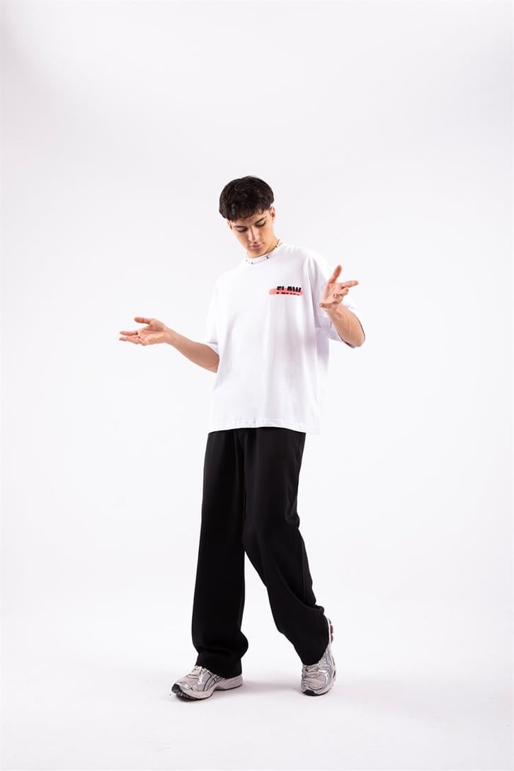 Flaw Atelier Spray Printed Beyaz Oversize Tshirt