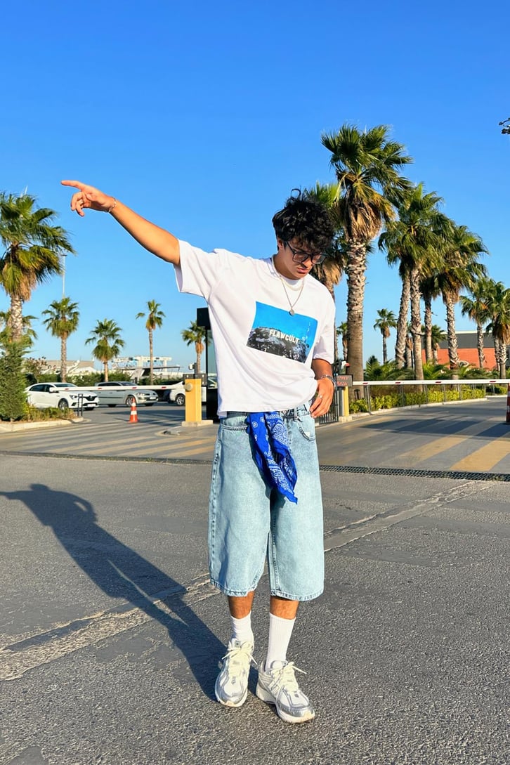 Flaw in Hollywood Baskılı Oversize Tişört