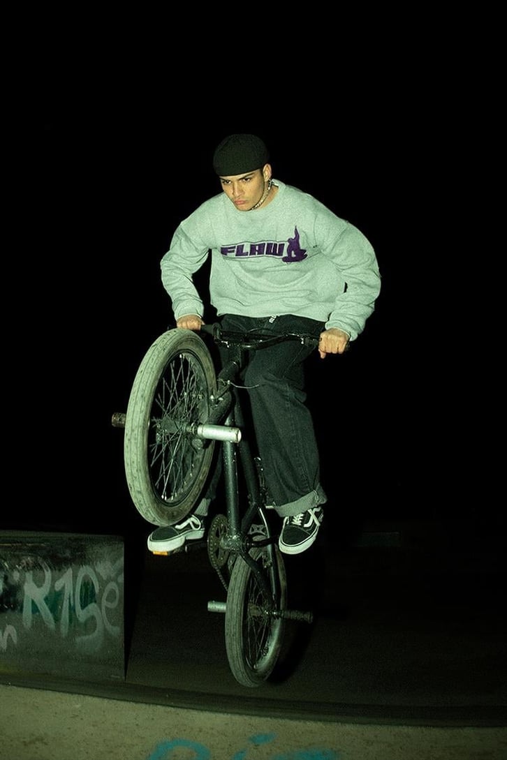 Flaw Skateboard Nakışlı Gri Oversize Sweatshirt