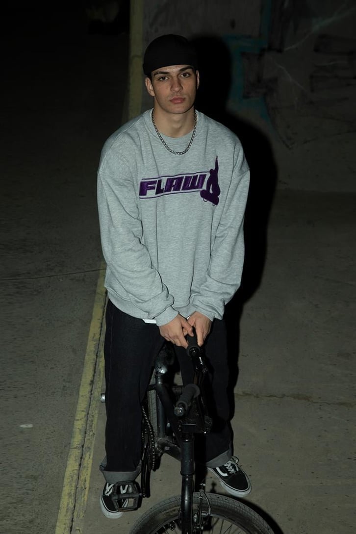 Flaw Skateboard Nakışlı Gri Oversize Sweatshirt
