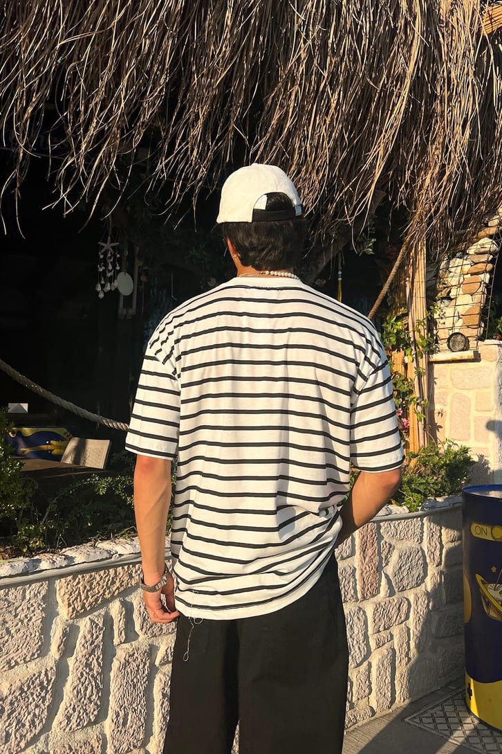 FlawCult Nakışlı Çizgili Oversize Tişört
