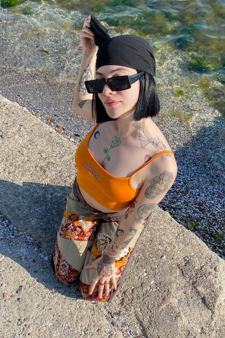 Good Vibes Baskılı Turuncu Askılı Crop