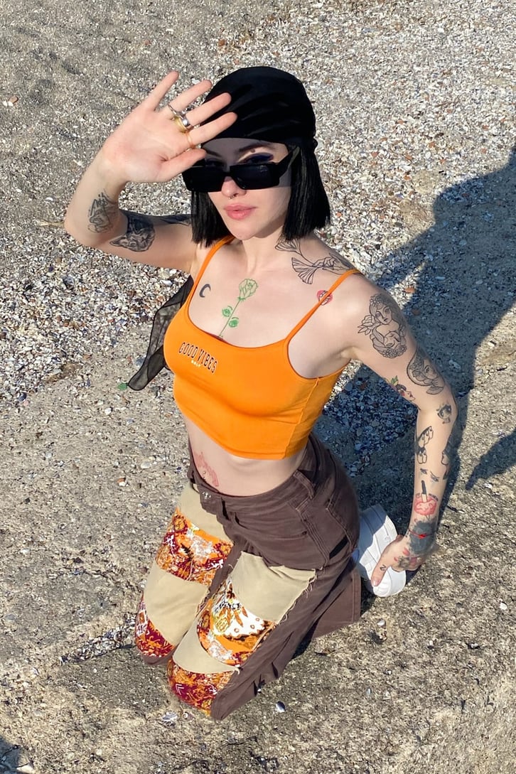 Good Vibes Baskılı Turuncu Askılı Crop