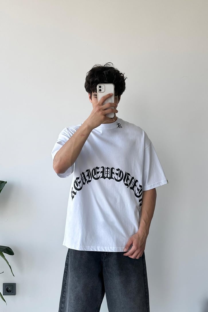 Gothic Letter Beyaz Oversize Tişört