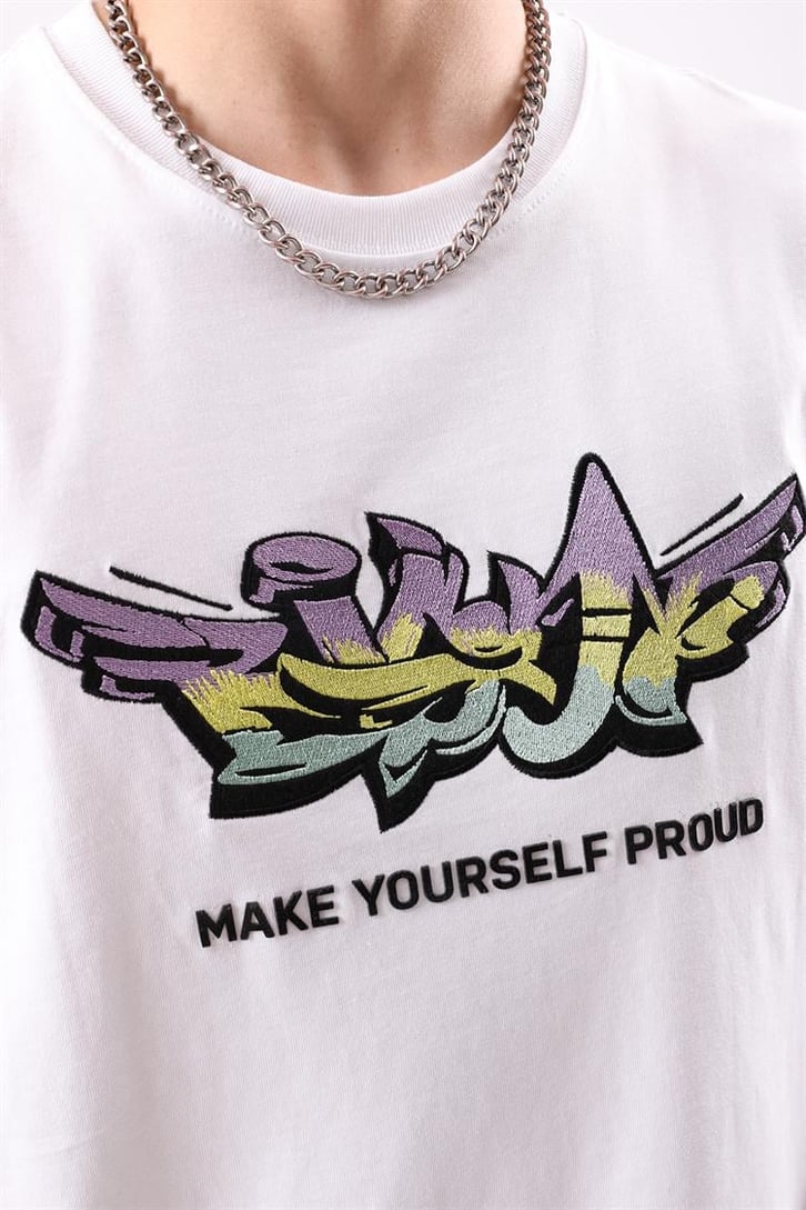 Graffiti Nakışlı Beyaz Oversize Tişört