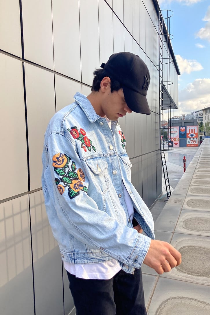 GÜL İŞLEMELİ DENIM JACKET