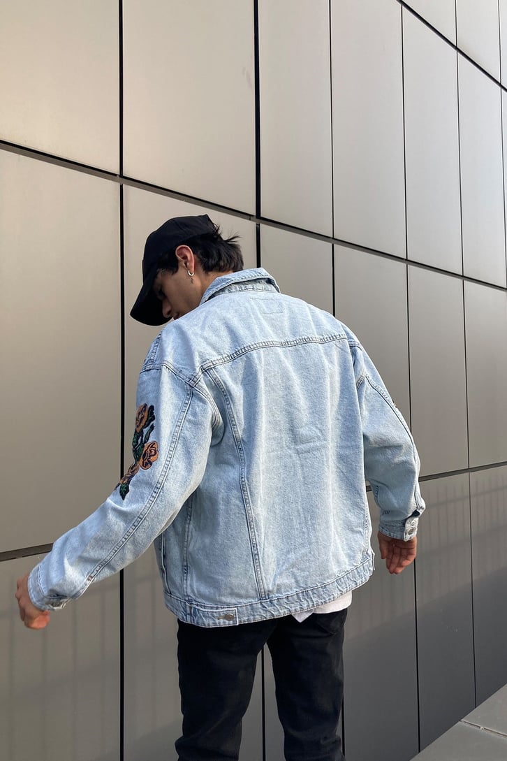 GÜL İŞLEMELİ DENIM JACKET