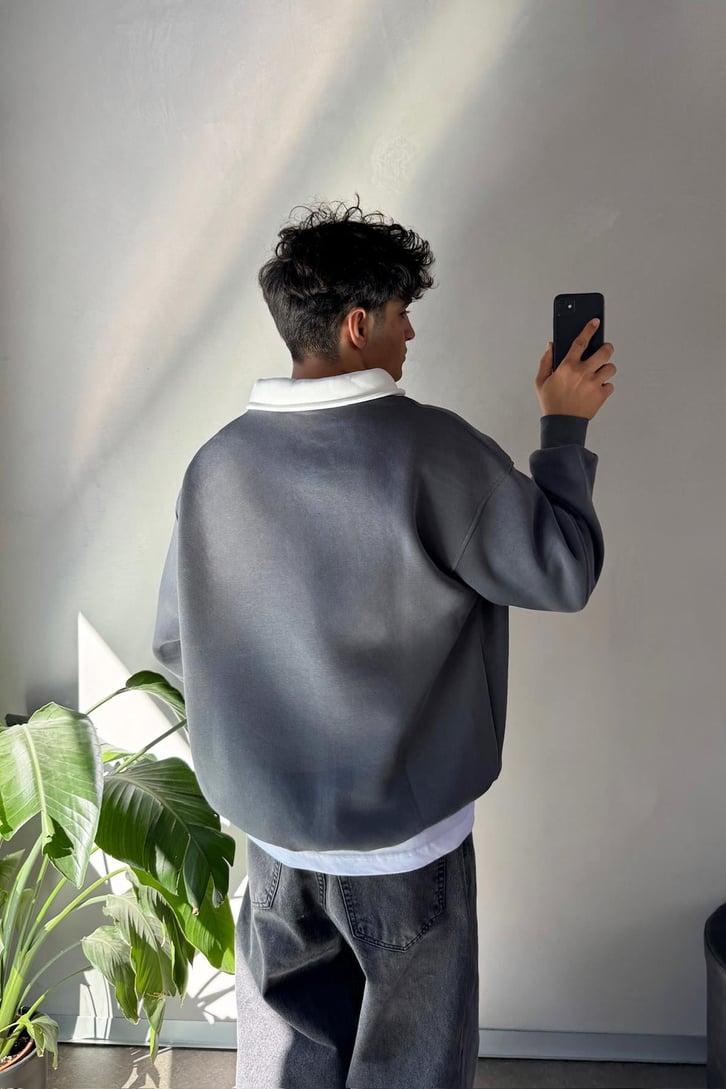 Holy Baskılı Polo Yaka Sweatshirt