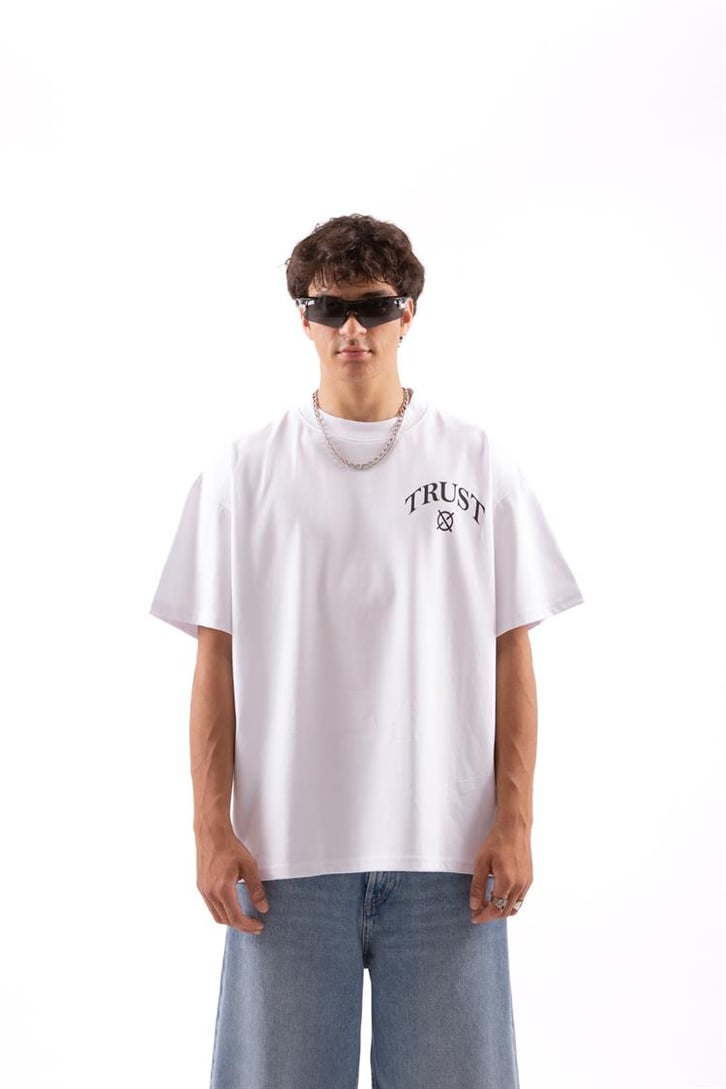 I'am Not Basic Baskılı Beyaz Oversize Tişört