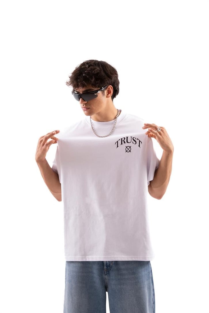 I'am Not Basic Baskılı Beyaz Oversize Tişört