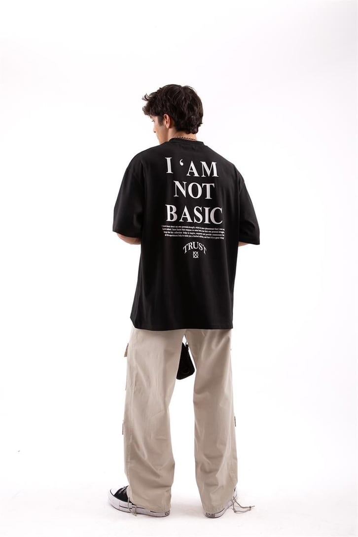 I'am Not Basic Baskılı Tshirt