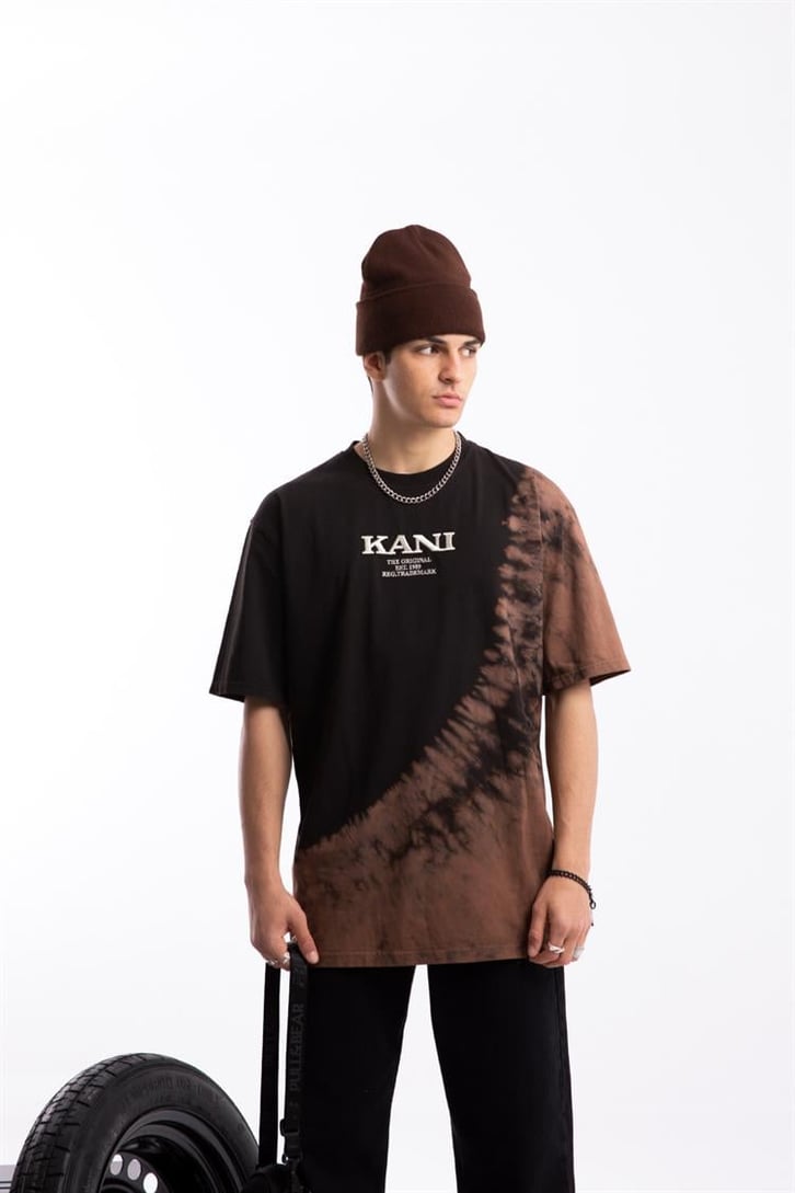 Kani Nakışlı Batik Desen Siyah Oversize Tişört