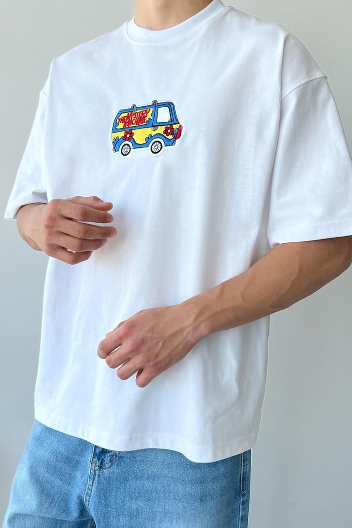 Karavan Nakışlı Beyaz Oversize Tişört