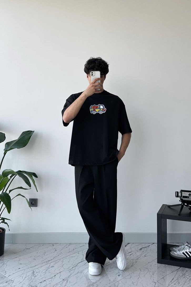 Karavan Nakışlı Siyah Oversize Tişört