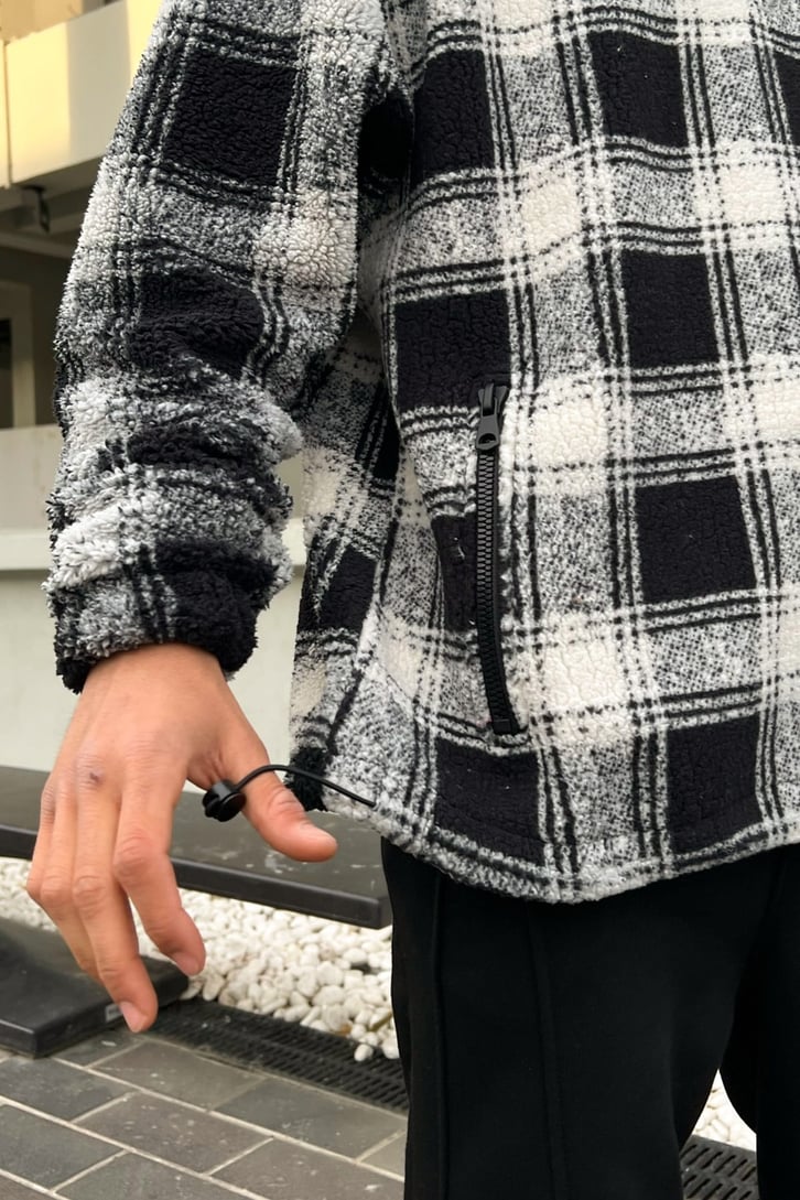 Kareli Half-Zip Siyah Peluş Sweatshirt