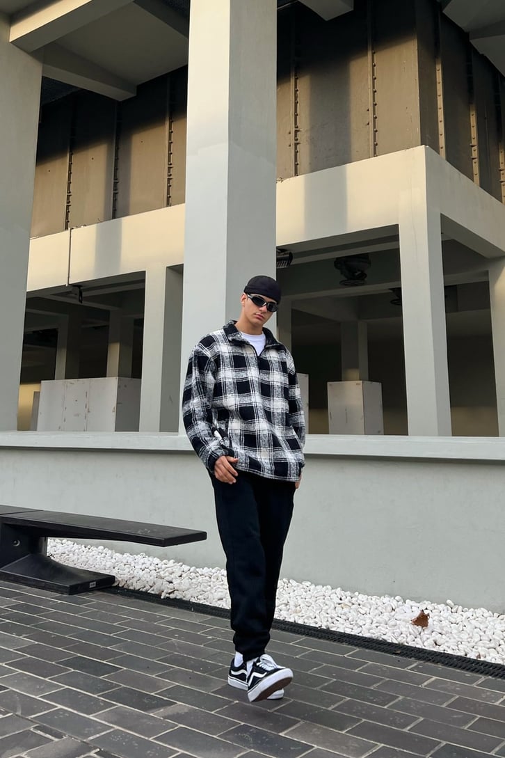 Kareli Half-Zip Siyah Peluş Sweatshirt