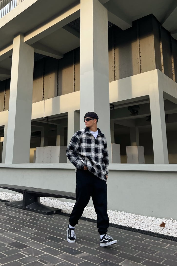 Kareli Half-Zip Siyah Peluş Sweatshirt