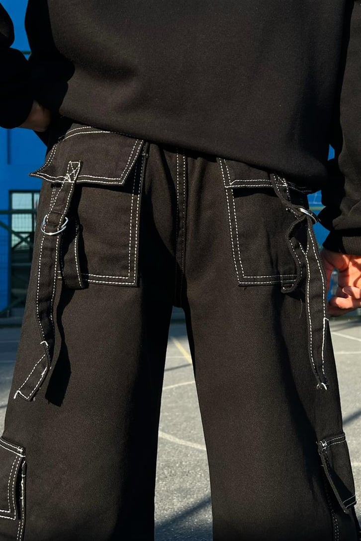 Kontrast Dikiş Cepli Siyah Baggy Jean