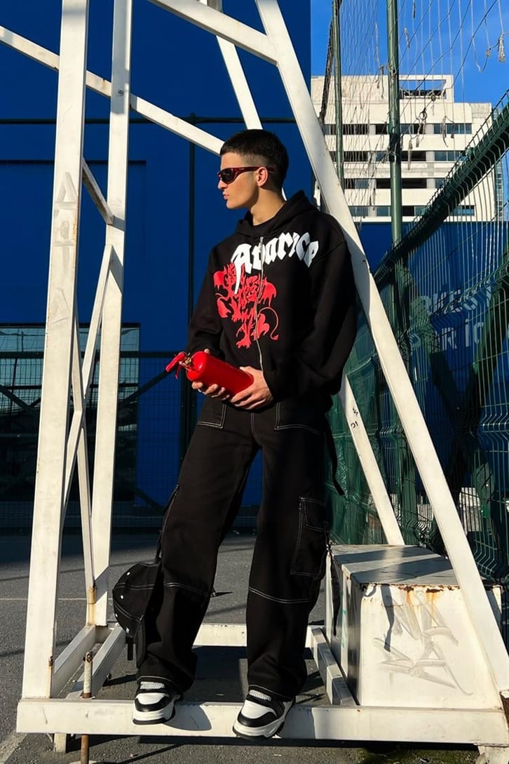 Kontrast Dikiş Cepli Siyah Baggy Jean
