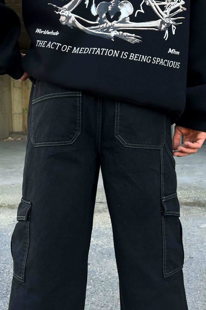 Kontrast Dikişli Cepli Siyah Baggy Jean