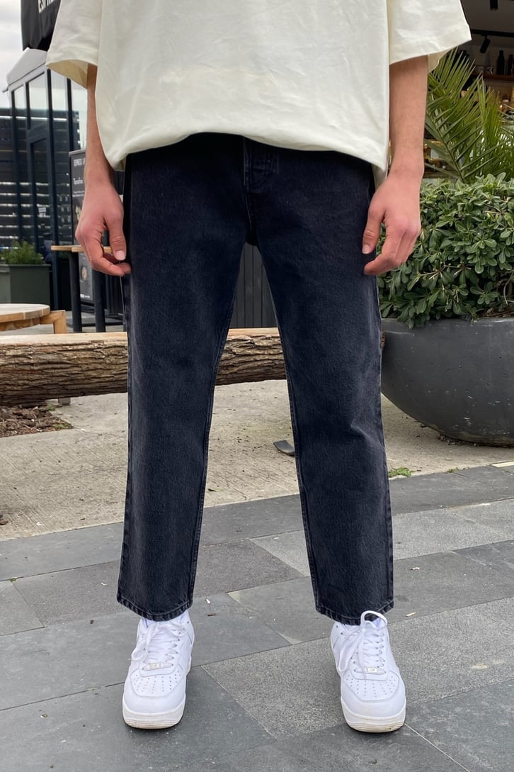 Koyu Antrasit Taşlamalı Mom Fit Jean