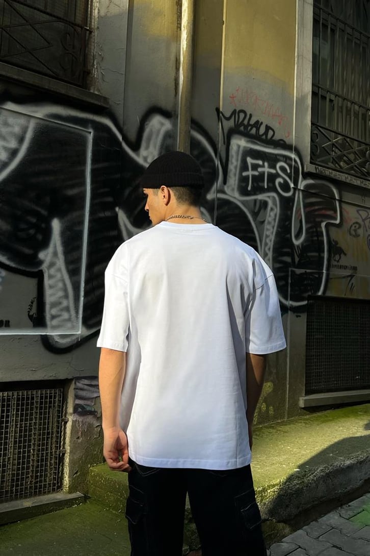 Kreuzberg Nakışlı Beyaz Oversize Tişört