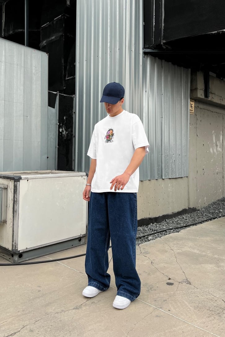 Kübizm Nakışlı Beyaz Oversize Tişört